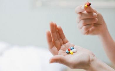 Đau trĩ uống thuốc gì?