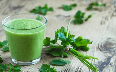 [ Giải Đáp ] Rau mùi tây chữa rối loạn kinh nguyệt có tốt hay không ?