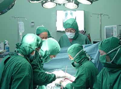 Bác sĩ phẫu thuật