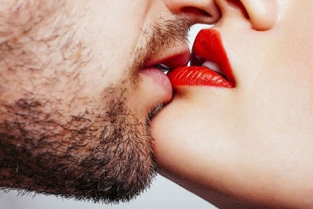 Giang mai lây qua nước bọt khi có quan hệ bằng miệng