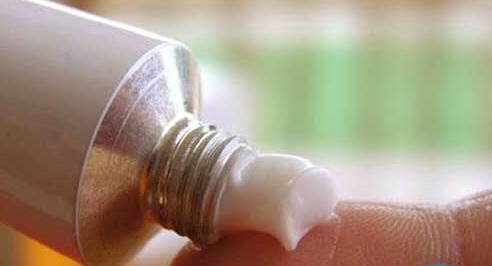 Có thuốc bôi teo u nhú không?