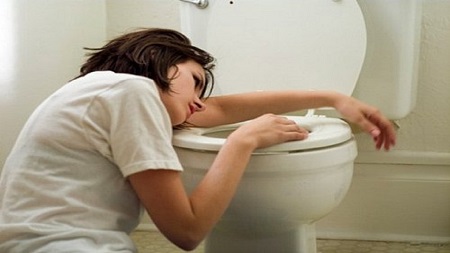 Đi tiểu són có những ảnh hưởng gì tới người bệnh?