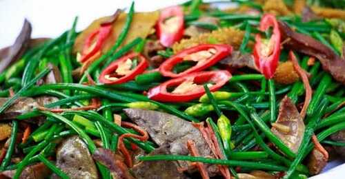 Gan dê xào rau hẹ điều trị liệt dương