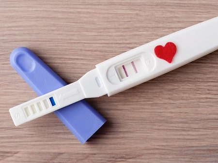 Nguyên nhân nào dẫn đến tình trạng rối loạn kinh nguyệt thử thai 2 vạch