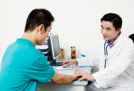 Cần làm gì khi nghi ngờ bản thân mắc bệnh lậu?